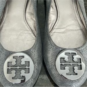 Tory Burch Ballet Flat in Shimmer Metal Color